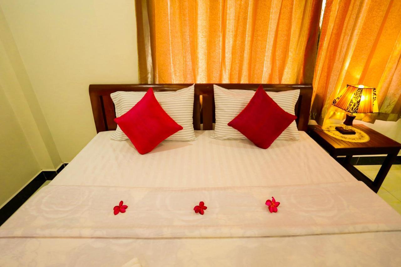Blue Diamond Hostel Battambang Luaran gambar