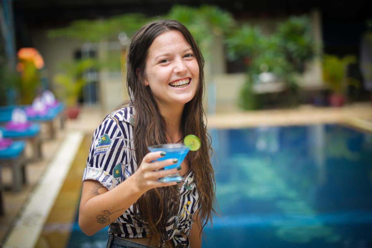 Blue Diamond Hostel Battambang Luaran gambar